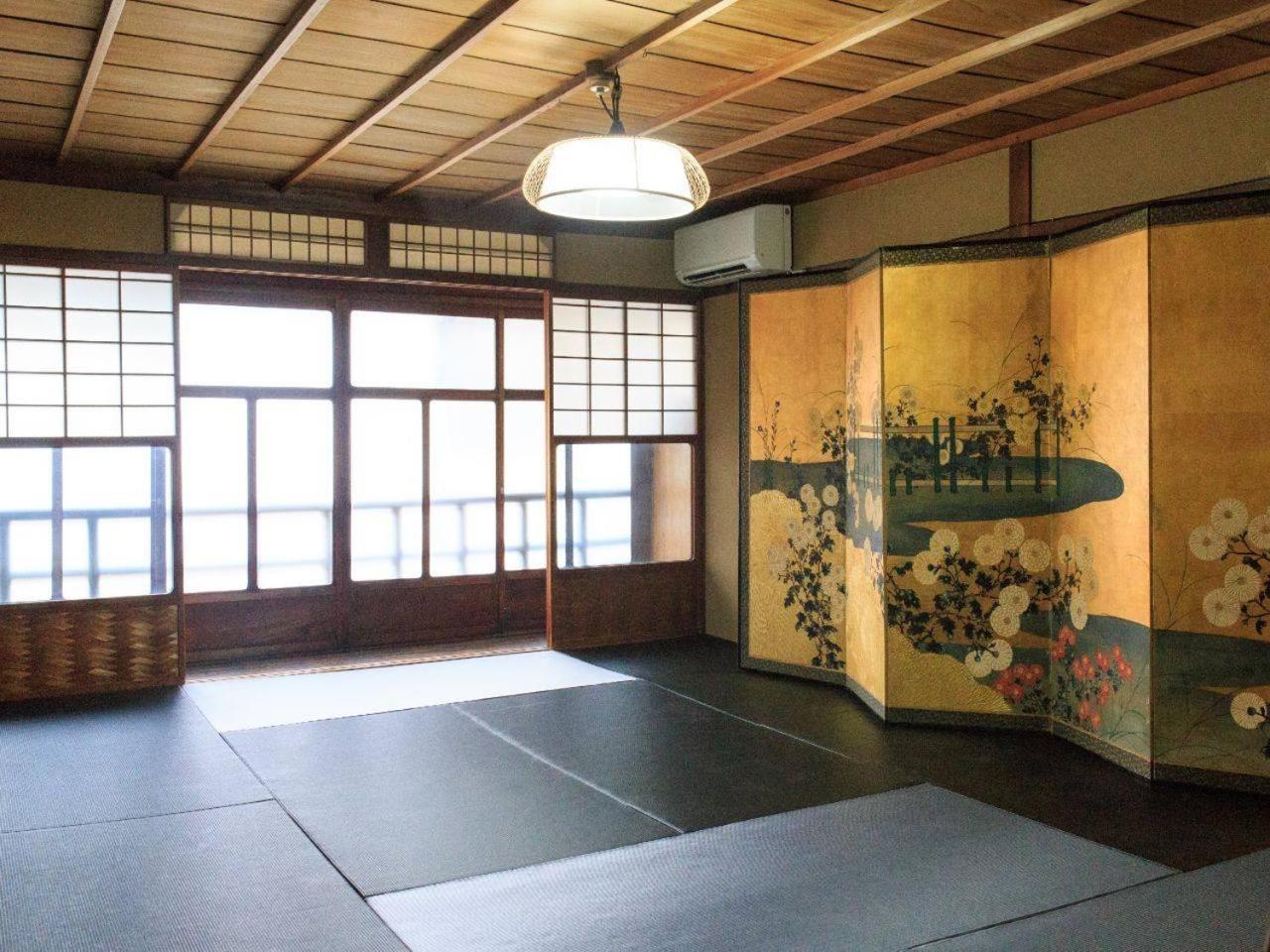 京都二条城近く京町屋120年の歴史に泊まる Ngoại thất bức ảnh